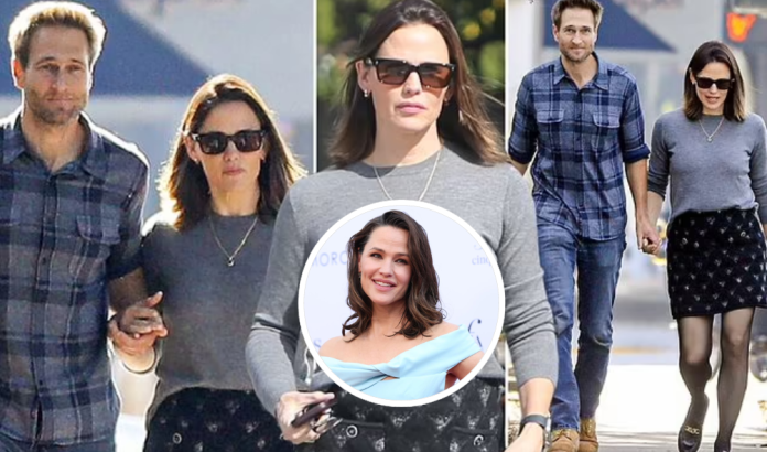 Jennifer Garner and John Miller Show PDA in Santa Monica